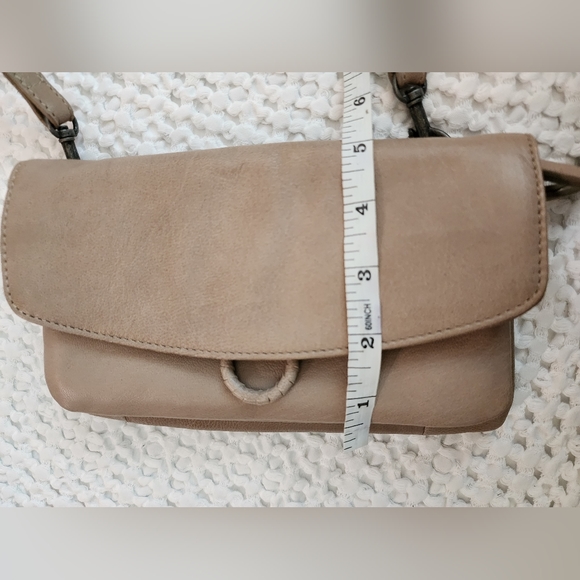 Lucky Brand Leather Crossbody with built-in wallet - Picture 8 of 9